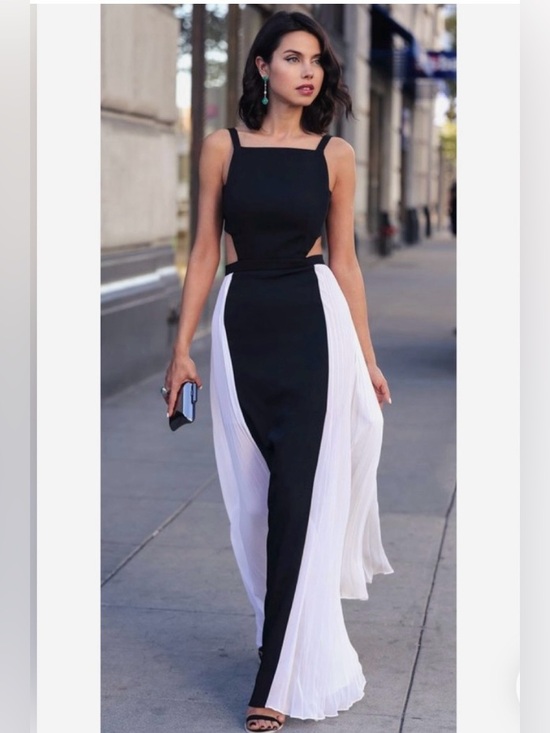 BCBGMaxAzria Dresses & Skirts - BCBGMaxAzria Brielle Maxi Dress Featuring Side Cutouts and Pleated Chiffon Panel